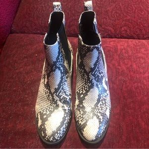 Steve Madden women’s snakeskin boots